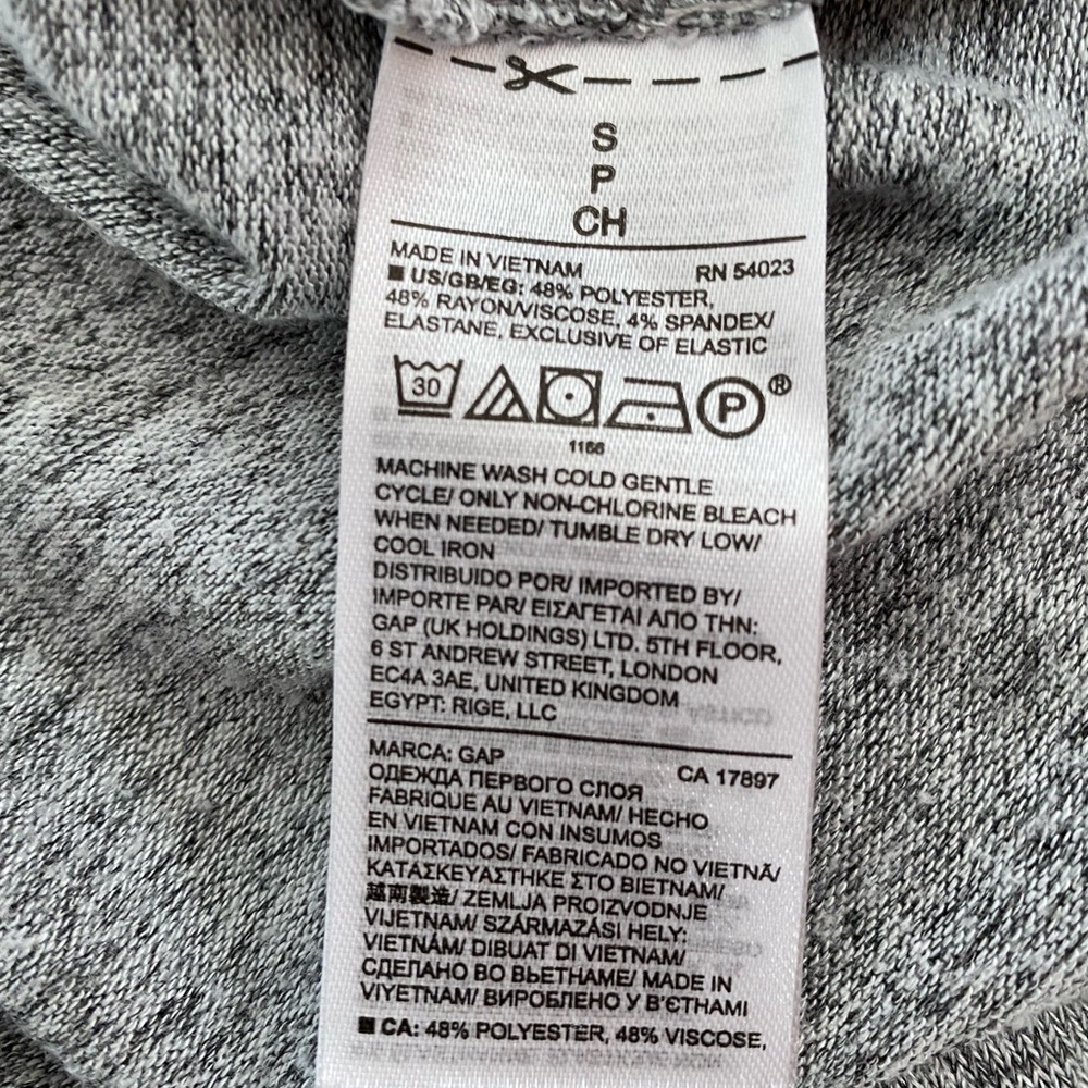GAP pullover - Picture 2 of 4